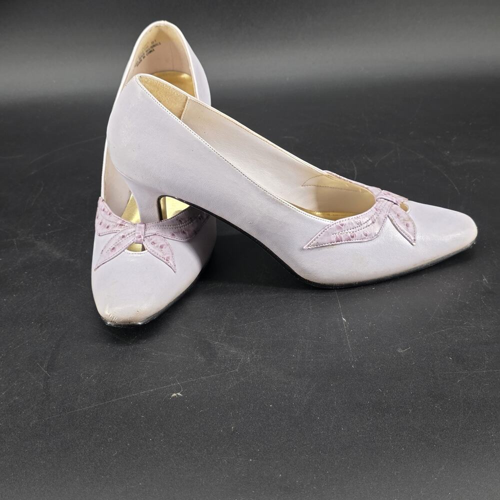 Amanda Lilac Ostrich Trim Pumps Women's Size US 8M Pointed Toe Mid Heels